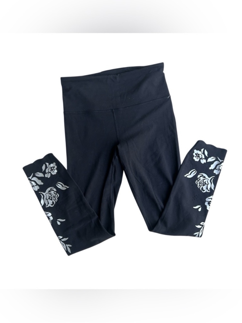 Athleta Elation Eyelet 7/8 Leggings Black Floral Laser Cutout XS Athletic Yoga